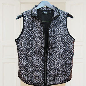 Quilted Vest by Onque Casual  Sz M Black and White